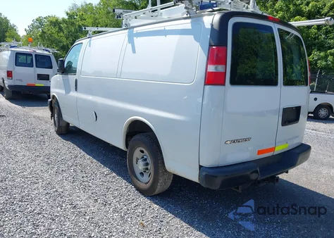 2017 Chevrolet Express 2500 Work Van from USA, damaged, VIN 1GCWGAFF9H1268851
